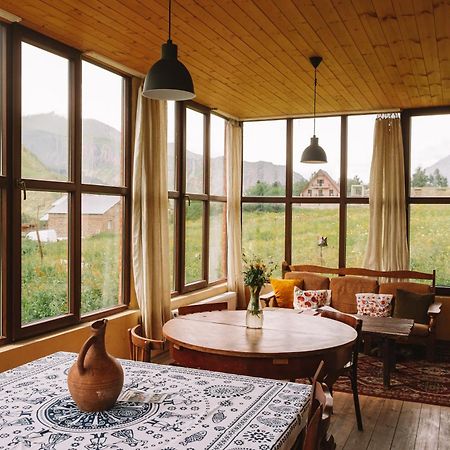 Arte In Kazbegi Hotel Екстериор снимка