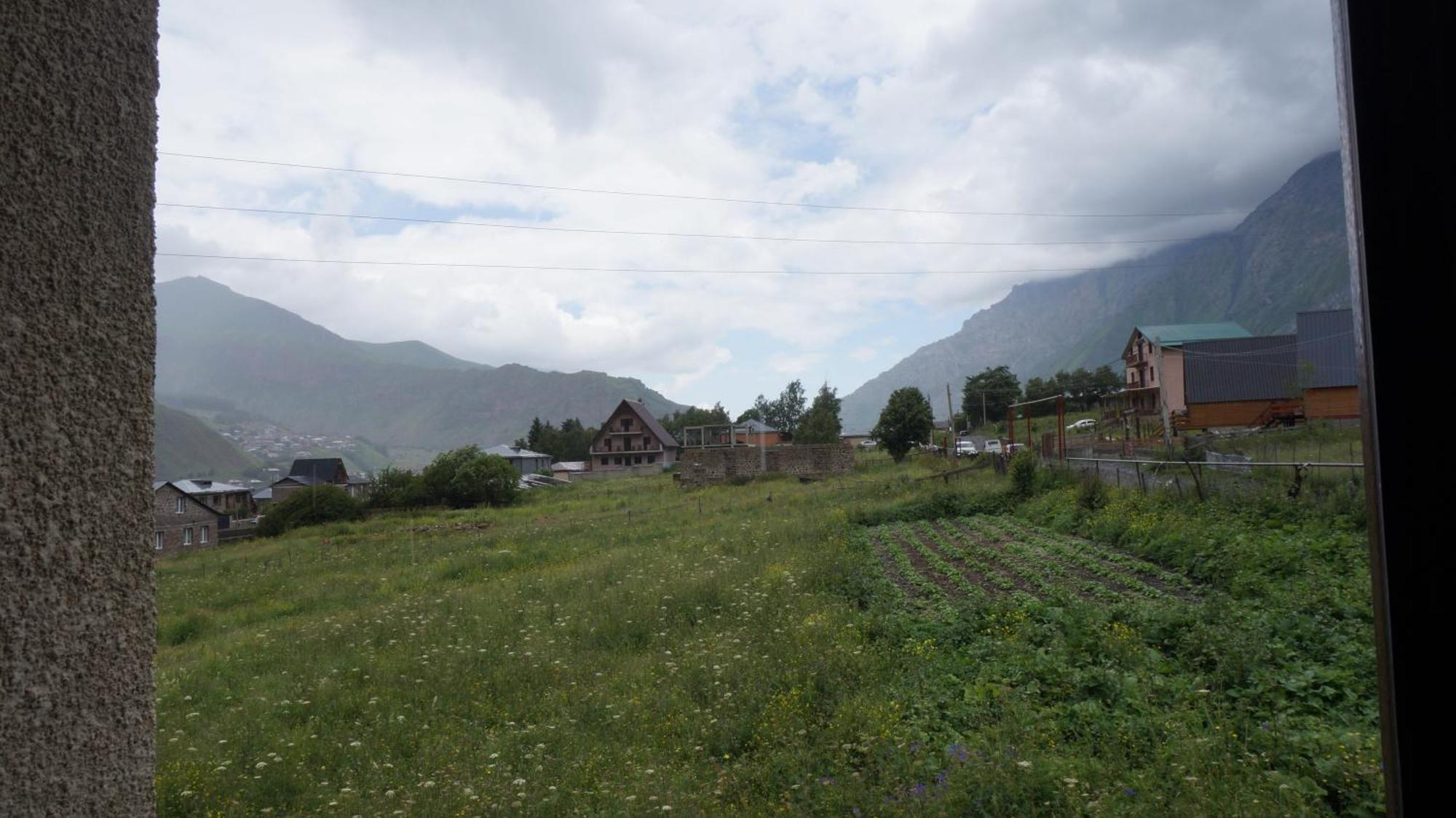 Arte In Kazbegi Hotel Екстериор снимка
