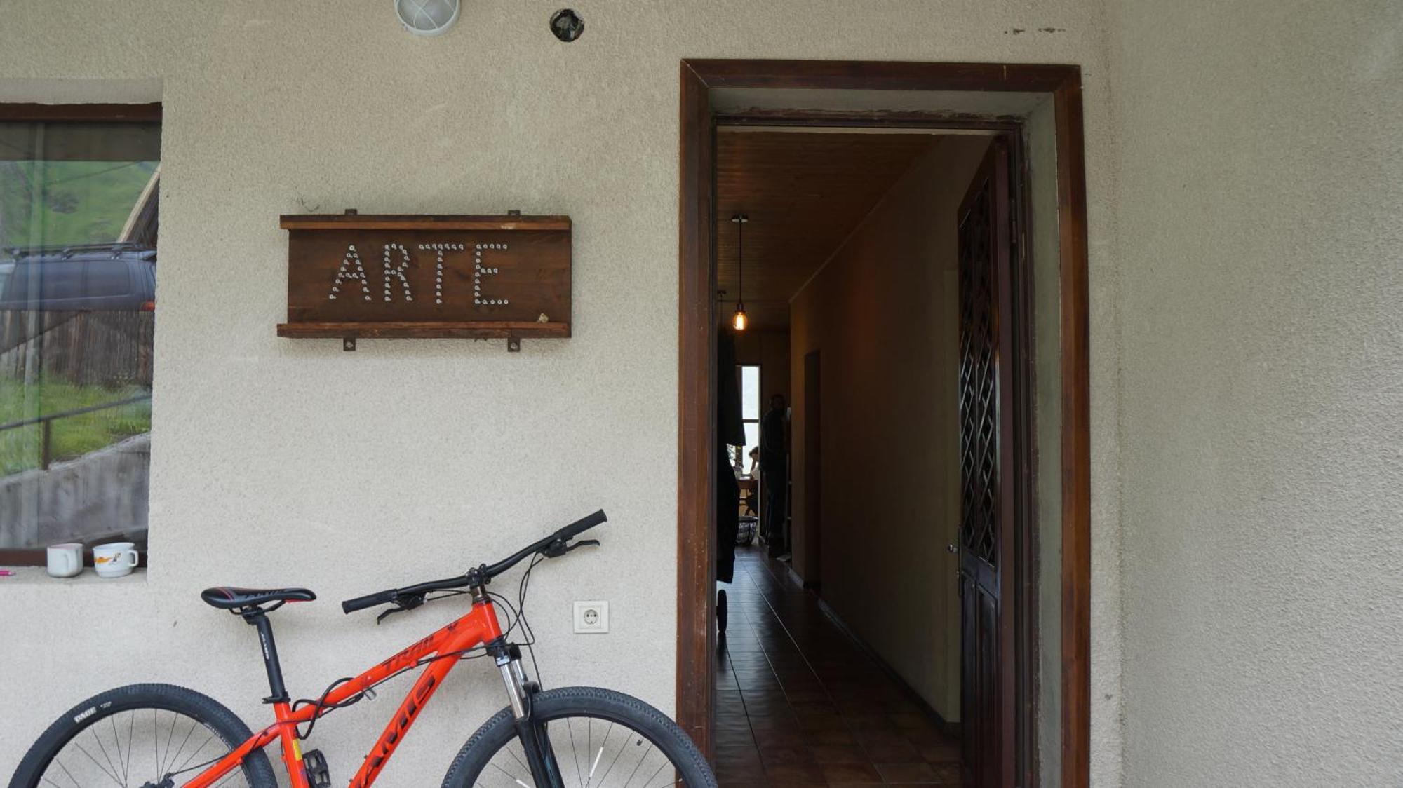 Arte In Kazbegi Hotel Екстериор снимка