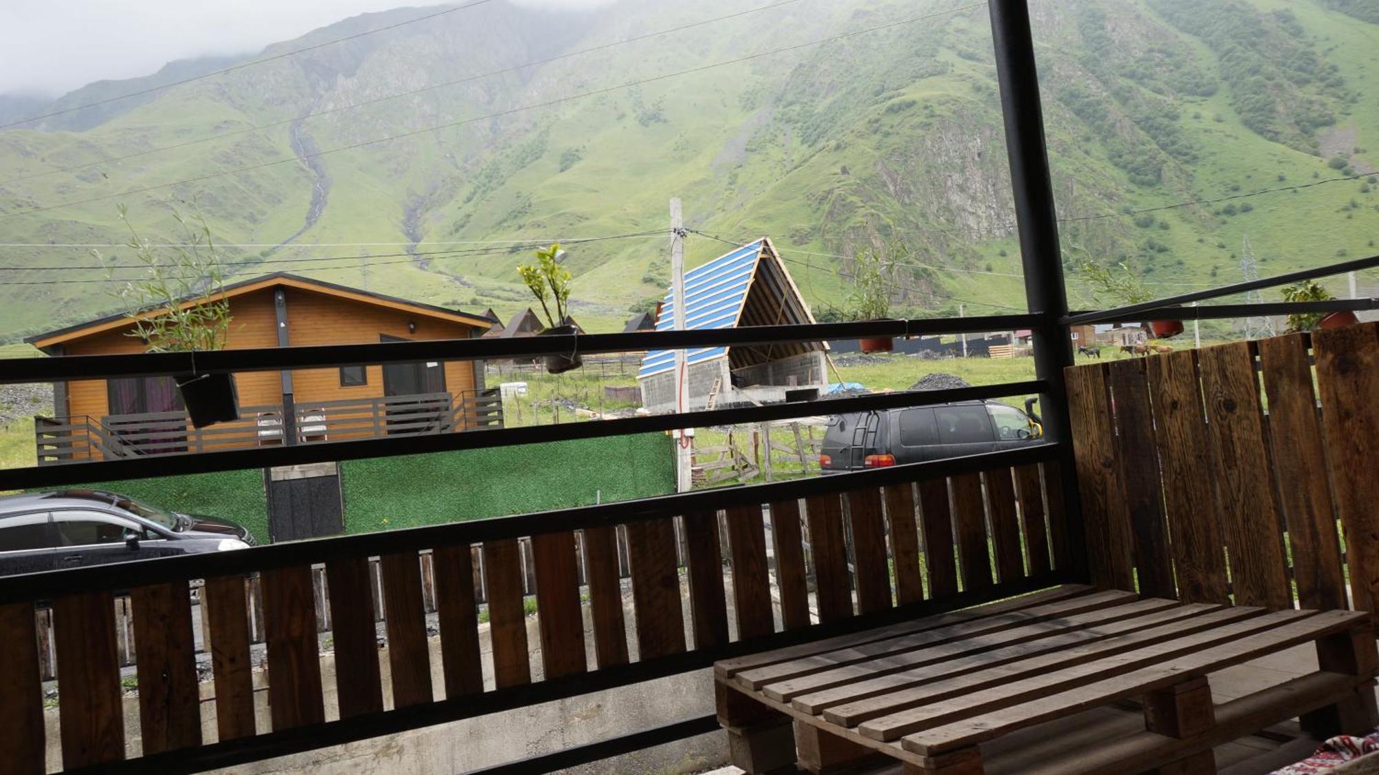 Arte In Kazbegi Hotel Екстериор снимка