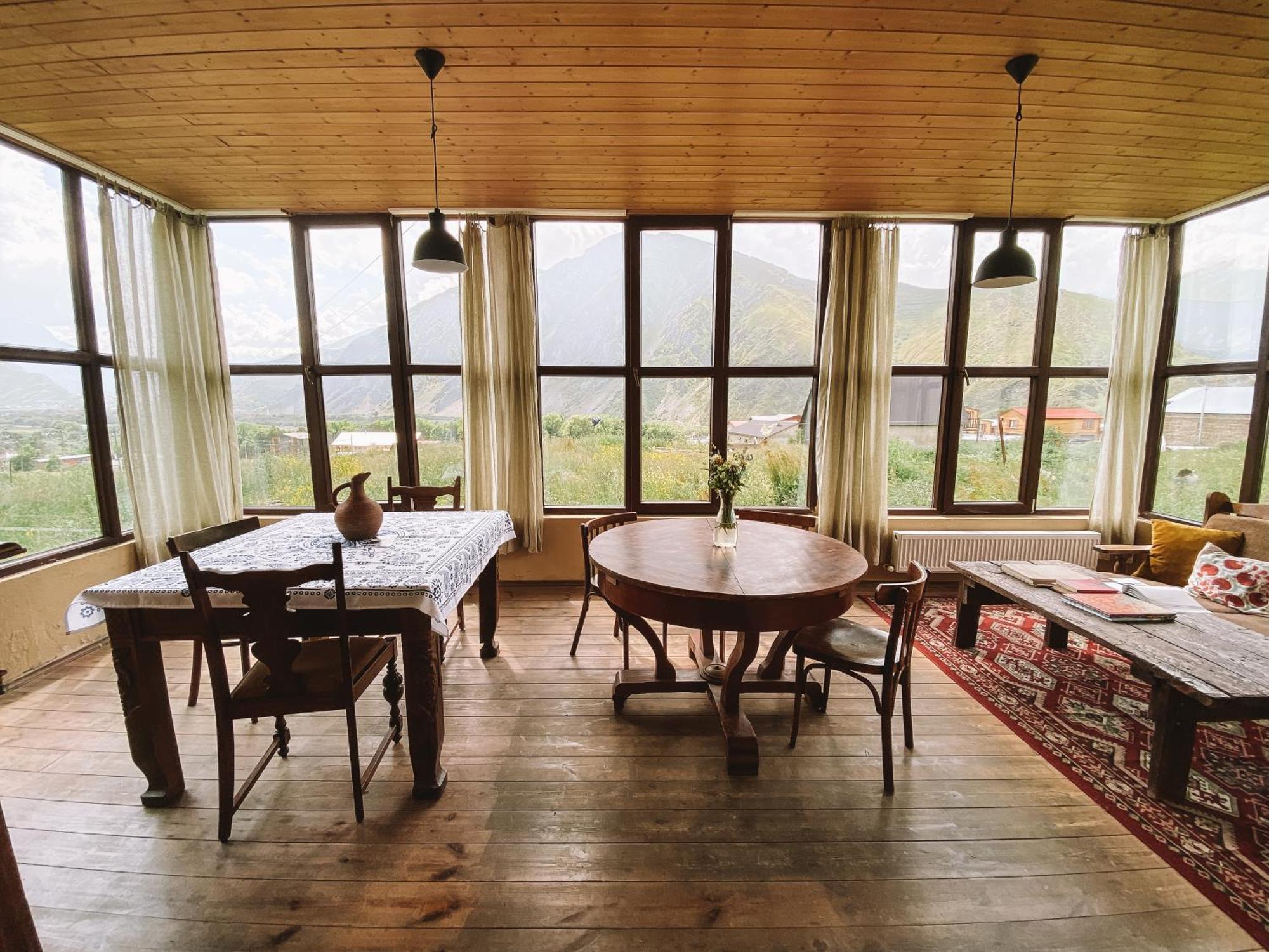 Arte In Kazbegi Hotel Екстериор снимка