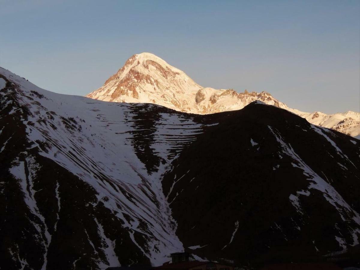 Arte In Kazbegi Hotel Екстериор снимка